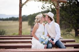 With nearly 250 weddings under her belt, lead photographer soleil specializes in bright, vibrant, bold and playful wedding photography! Cortney Zach S Wedding Younger Ranch Colorado Springs Co Elizabeth Jane Photography