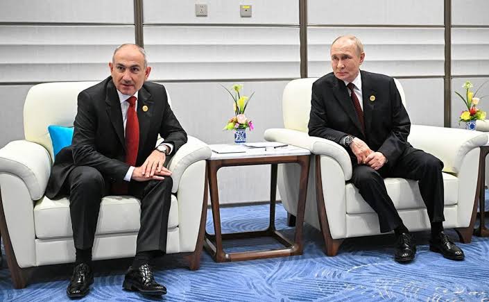 Paşinyan və Putin Rusiya ilə münasibətlərin dərinləşdirilməsini müzakirə  edib