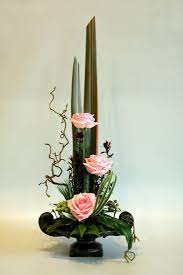 Pin By Kim Hamik On Floral Arrangements Ikebana Flower Arrangement Fresh Flowers Arrangements Contemporary Flower Arrangements