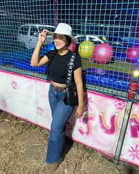 Manuela Mata (@manumata16) • Instagram photos and videos