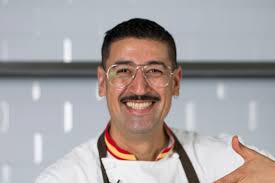 Master Elegant Travel Cakes: Online Course