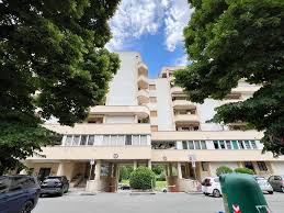 Garage - Box viale Alcide de Gasperi 107, Prato, Rif. 120517370 -  Immobiliare.it