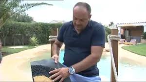 Il Cree Sa Propre Piscine Sur Le Modele D Une Plage Tropicale Video Dailymotion