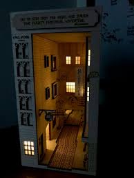 Harry Potter Wegisweg Geinspireerd Boekenplank Kunst Diy Kit Etsy In 2020 Bookshelves Diy Bookshelf Art Book Nooks