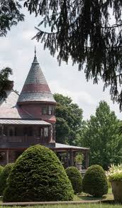 From the historical tours to some of the historical buildings there, to a simple thing like tasting sweets in a famous sweets shop, canandaigua has many things to explore. Canandaigua Ny Events Attractions Population History