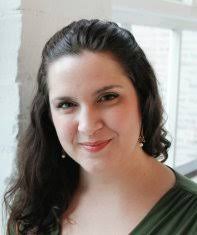 Esteli Gomez (Soprano)