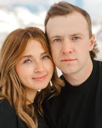 ISO OF A COUPLE AVAILABLE TO MODEL TOMORROW 2/16!