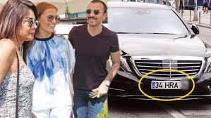 Demet Akalin Ile Okan Kurt Otomobillerini Degistirdi Bursa Com