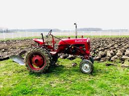 Image result for International Red No 50 1950 Fleet