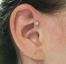15 Trendy Stylish Ear Piercing Ideas To Inspire You Cool Ear Piercings Ear Piercing Combinations Earings Piercings