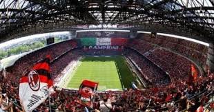 Obie bramki zdobył wracający po kontuzji zlatan ibrahimović. Guiseppe Meazza Stadium San Siro Stadion San Siro Mailand