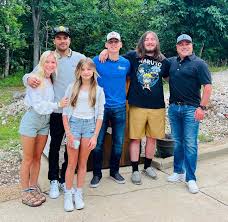 Darren Feather-Burns (@darrenfeather) • Instagram photos and videos