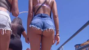 سکس با زن سفید از کنار شورت سیاهش کلیپ سکسی ایرانی