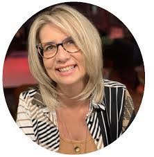 Lorraine Briscoe's Instagram, Twitter & Facebook