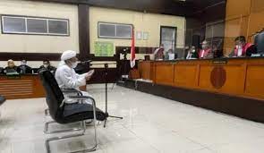 Pengadilan negeri jakarta timur menggelar sidang putusan atau vonis untuk para terdakwa pada kamis (24/6). Habib Rizieq Shihab Hari Ini Jalani Sidang Putusan Perkara Tes Usap Wartakepri Co Id