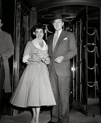John warner and elizabeth taylor, the wedding that made the politician an overnight celebrity. Elizabeth Taylor S 8 Glamorous Weddings Wedded Wonderland