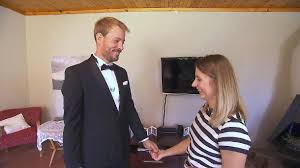 Jetzt ist es tatsächlich passiert: Bauer Sucht Frau Star Gerald Zeigt Smoking Fur Die Hochzeit