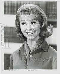 Vicky Albright's Instagram, Twitter & Facebook