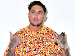 Reality star stephen bear has been in the news recently due to accusations made by georgia harrison related to bear's onlyfans content. Stephen Bear Reality Star Released On Bail After Arrest Over Revenge Porn Allegations The Independent