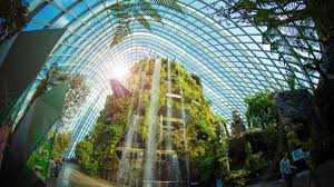 In the daytime, you can visit its two greenhouses to enjoy their huge variety of plants; Architektur In Den Gardens By The Bay Visit Singapore Offizielle Website