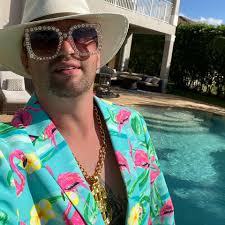 Alex Morrison Comedy added a new photo.