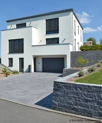Moderne Hofeinfahrt In 2020 Hofeinfahrt Einfahrt Style At Home
