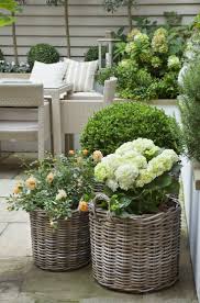 Creer Son Jardin En Pots Trucs Et Inspiration Creer Son Jardin Decoration Jardin Pot Jardin