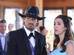 Land of honor), is an american telenovela premiered on telemundo on december 2, 2014, and concluded on july 27, 2015. Tierra De Reyes Resumen Capitulo 153 Arturo Espera A Sofia Frente Al Altar