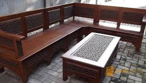 Dalam menciptakan sebuah furniture yang terlihat bagus tapi dengan kenyamanan kami membuat funiture berbahan kayu trembesi dan kayu jati tergantung jenis furniture yang dibutuhkan bangku solid antik minimalis moderen kayu trembesi. Kursi Kayu Minimalis Jember Kab Jember Jualo