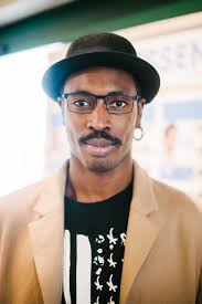 Des centaines de montures de lunettes de vue pour hommes aux formes, tailles et matériaux différents. Comment Choisir Ses Lunettes De Vue