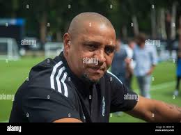 Real madrid player roberto carlos hi-res stock photography and images