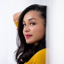 Hey hey! Intuitive and reiki master here!