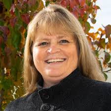 Loren Barnes's Instagram, Twitter & Facebook