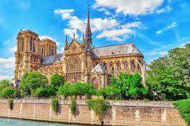 Même si la cathédrale reste fermée en raison de l'incendie qui l'a ravagée en avril 2019, la vieille dame avait. Die Notre Dame De Paris Ein Wahrzeichen Der Stadt Urlaubsguru