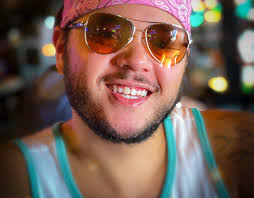 DAMON LINDELOF Projects :: Photos, videos, logos, illustrations and  branding :: Behance