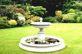 Ein gutes design für gegenseitig verjüngende gärten verwendet eine starke neigung, um die augen zu täuschen. 52 Erstaunliche Bilder Von Gartenbrunnen Zum Inspirieren Archzine Net