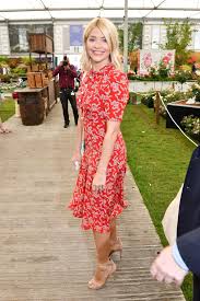 Lovely waking up to royal baby news on this rainy monday. Holly Willoughby S Floral Warehouse Dress From This Morning
