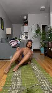 Tantra yoga nackt