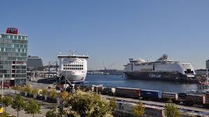 Während eines urlaubes in kiel können sie viele sehenswürdigkeiten wie den germaniahafen, den museumshafen, den hauptbahnhof, das kieler kloster, die hornbrücke. Ausflug Unserer Top 10 Sehenswurdigkeiten In Kiel Cruisestart De
