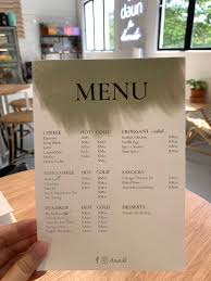 Image adapted from the mechanic cafe, @anyw24, @kiaralovescakes, @wenwen_kk, pokok kl, @ronnycakes. Review Daun Kl Mahsa University Miss Tiffany H