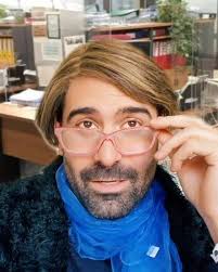 FUNCIONARIAS BE LIKE