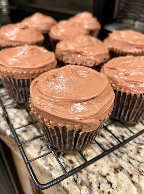 The Best Chocolate Cupcakes I Have Ever Had!! : r/Baking