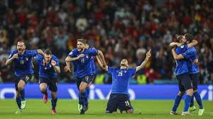 Scopri ricette, idee per la casa, consigli di stile e altre idee da provare. Kinerja Wasit Satu Satunya Hal Yang Bisa Sulitkan Italia Di Final Euro