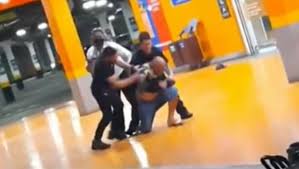 Check spelling or type a new query. Bresil Un Homme Noir Tabasse A Mort Par Des Vigiles Blancs D Un Supermarche Carrefour Ladepeche Fr