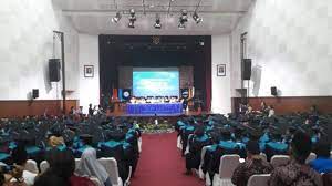 Saat masuk kuliah, mahasiswa juga harus membayar biaya sumbangan pengembangan akademik senilai rp9 juta yang harus dilunasi saat pendaftaran. Stmm Mmtc Yogyakarta Mewisuda 341 Wisudawan Tribun Jogja