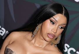 Serio y cabizbajo: Montoya reaparece después de dar plantón a  Supervivientes