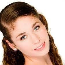 Leanne Justice's Instagram, Twitter & Facebook