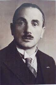 Frank Hanover's Instagram, Twitter & Facebook