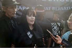 Show more posts from putri_tanjung. Lapor Ke Mkd Dewi Tanjung Minta Fadli Zon Dipecat Dari Dpr Republika Online