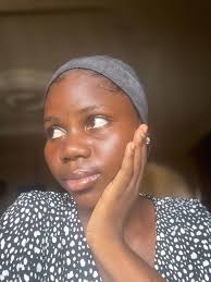 Using celebrity pictures can hurt brand recognition